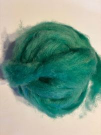 Zelf geverfde wensleydale wol in vlies, nummer 9 turquoise groen tinten per 50 gram