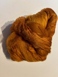 Shawl pakket margilan nummer 13 goud geel tinten: 2,5 meter zelfgeverfde  wol met 50% zijde,  250x 45 cm margilan zijde