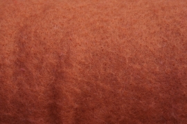 Naaldvlies 19,5 micron, koper licht bruin kleur 29, 112 cm breed per meter