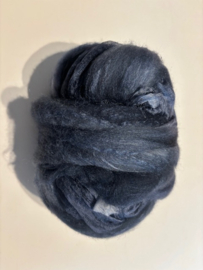 Shawl pakket margilan nummer 10 spijker blauw tinten : 2,5 meter zelfgeverfde wol met 50% zijde, en 250x 45 cm margilan zijde