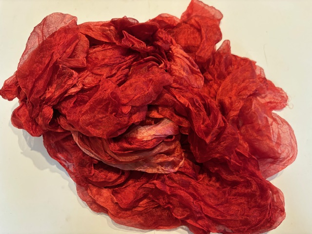 Margilan / gaas kant zijde / Oezbekistan zijde, nummer 19 rood, zelf geverfd 90 breed prijs per 50 cm