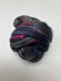 Merinowol  (50 gram) męt 30% moerbij zijde, 15% Sari zijde, blauw paars groenmulti kleurcode 415,