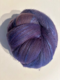 Shawl pakket margilan nummer 13 paars tinten: 2,5 meter zelfgeverfde  wol met 50% zijde,  250x 45 cm margilan zijde