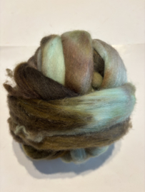 Zelf geverfde merinowol, nummer 164 mint olijf multi tinten , per 50 gram