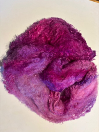 Moerbei zijde lap zelfgeverfd, violet  tinten,  nummer 11 per 10 gram