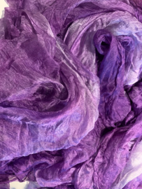 Margilan / gaas kant zijde / Oezbekistan zijde, nummer 2 paars tinten zelf geverfd 90 cm prijs per 50 cm
