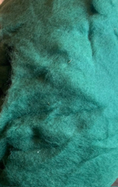 Kaardvlies / Bergschaap in vlies, kleur 89 dennen groen