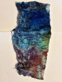 Moerbei zijde lap zelfgeverfd, blauw multi tinten,  nummer 20 per 10 gram