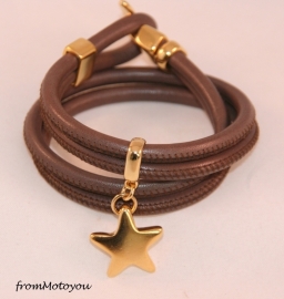 Stars on Colourz leren armband cappucino met ster bedel