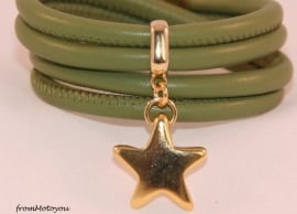Stars on Colourz leren armband olijfgroen met ster bedel