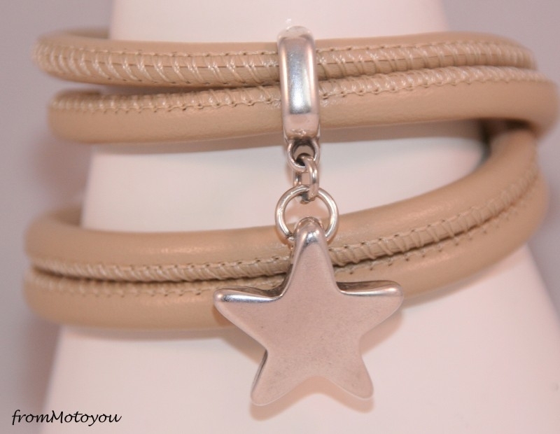 Stars on Colourz beige leren armband met ster bedel