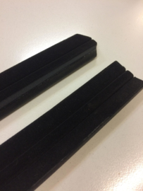 187711 en 187712  raamlijst rubber LB cabine deur met portierraam.