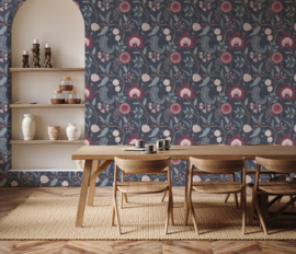 Esselle Home Heritage Tales Behang 100017EH Fable Trail Navy/Berry/Bloemen