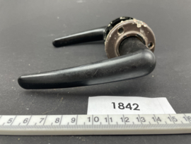 nr. 1842 originele bakelieten klink, rond rozet