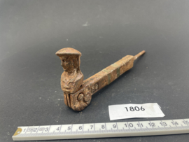 nr. 1806 herdertje, antiek luik beslag