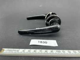 nr. 1830 originele bakelieten klink, rond rozet