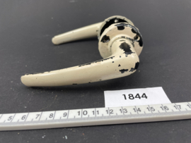 nr. 1844 originele bakelieten klink, rond rozet