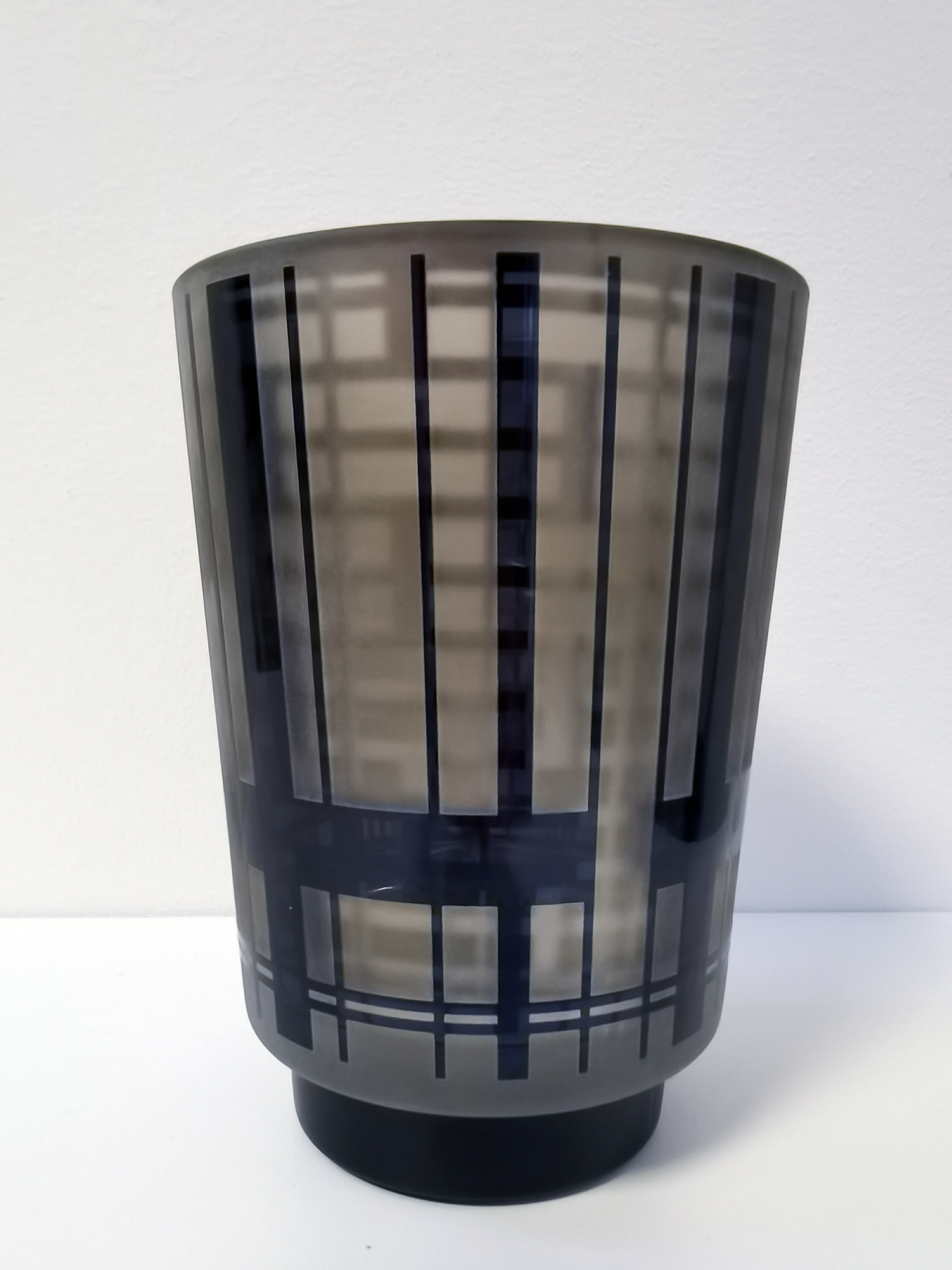 Windlicht - Led Lamp - Ø 10cm - Dik Glas - Hoogte:14.5cm - zwart - Mat glas - Modern
