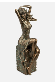 Vrouw - Dame - Beeld - Goud - Groen - Sfeervol - Romantiek - Kunst - 28x11x8cm.