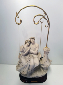 Vrouw - Man - Beeld - Romantiek - Liefde - Armani - Creme - 35x20cm - Porselein