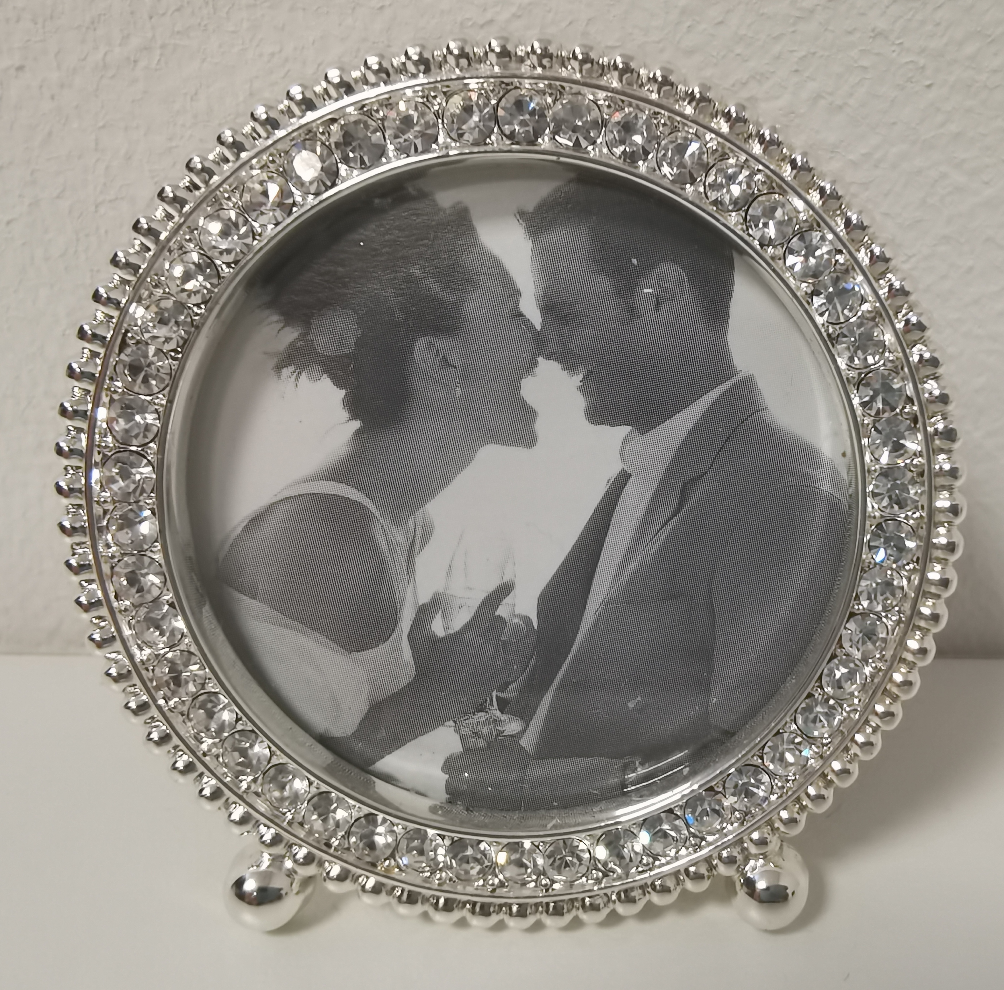 Fotolijst - Rond - Zilver - Bezet met steentjes - Fotomaat Ø 4.5cm.  - Buitenmaat Ø 6cm