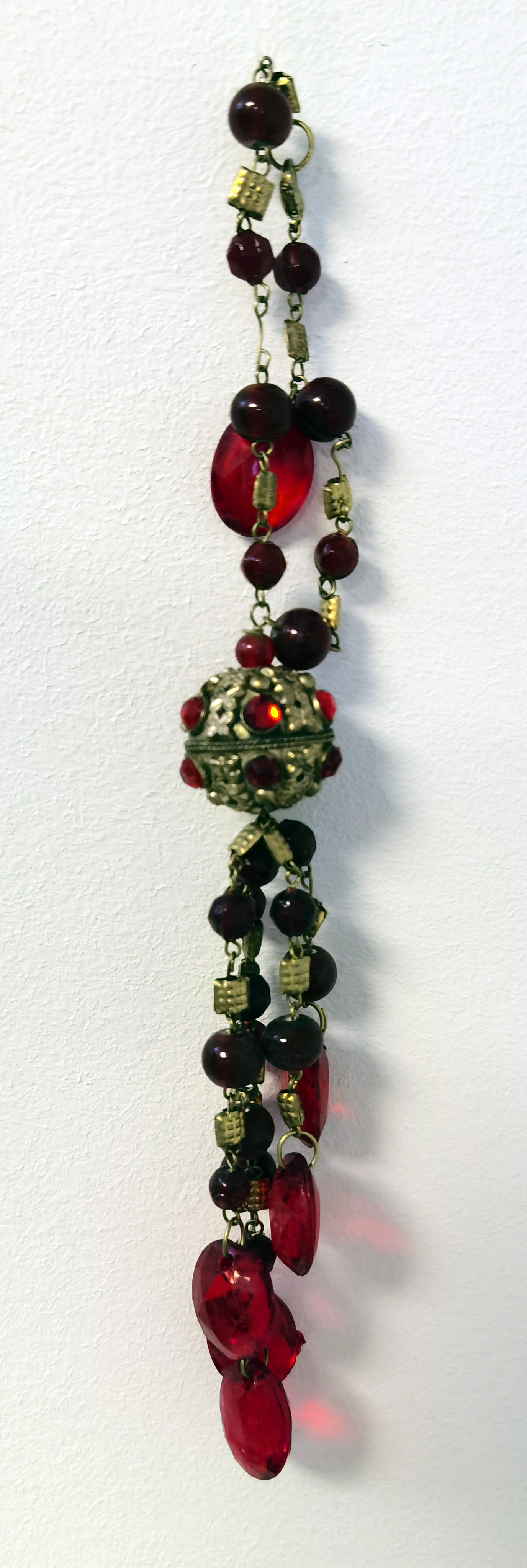 Decoratie - Hanger - Riverdale - Ibiza - Goud - 25x3cm. -  Rood - Sfeervol - Hand gemaakt.