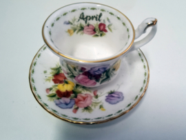 Royal Albert - Service - Kop en schotel - Miniatuur - Ø8x4.5cm. - Maand april - Porselein