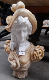 Marmeren buste beelden van vrouwen