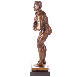 Bodybuilder bronzenbeelden