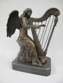 Harp spelende engel brons beeld