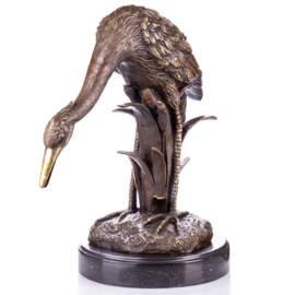 Vissende reiger bronzen beeld