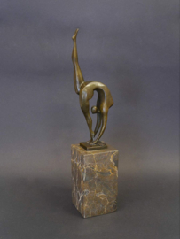 Gymnaste turnster bronzen beeld