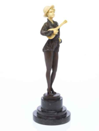 Troubadour muzikant brons beeld