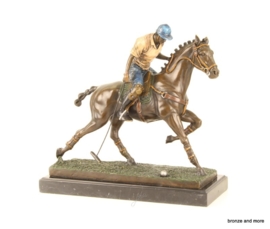 Bronzen polospeler te paard beeld
