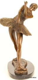 Bronzen ballet danseres beeld