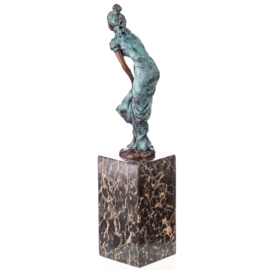 Elegant vrouw bronzen beeldje