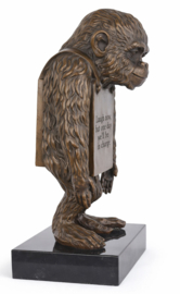 Banksy aap met tekst bronzenbeeld