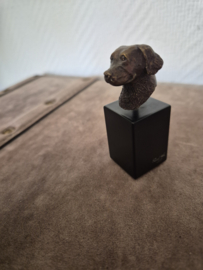Golden retriever mini urn beeld