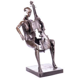 Vrouw met cello bronzenbeeld