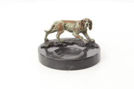 Bronzen hond gedenkbeeld