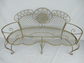 Nostalgisch halfrond tuinbankje