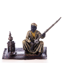 Arabische man met geweer brons beeld