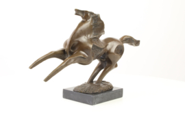 Abstract galopperend paard bronzenbeeld