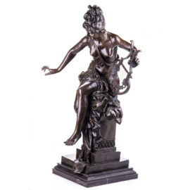 Vrouw met lier bronzen beeld