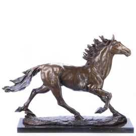 Dravend paard bronzen beeld