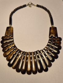 Etnische handgemaakte houten ketting