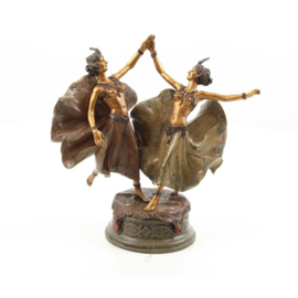 Buikdanseressen bronzen beeld