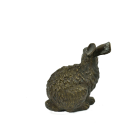 Bronzen zittend konijn beeld