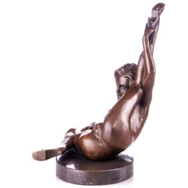 Erotische naakte vrouw bronsbeeld