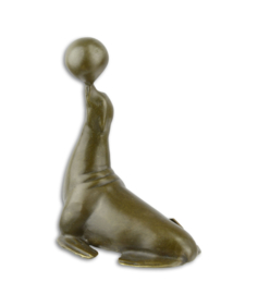 Zeehond met bal bronzen beeld
